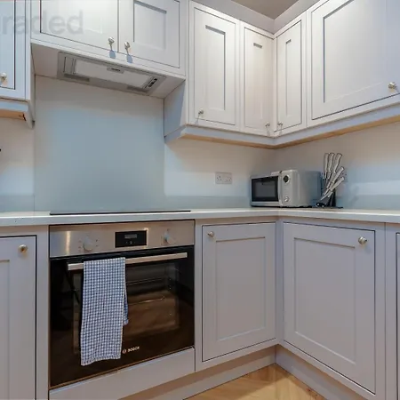 Lejlighed Quiet Garden View Flat With Free Parking