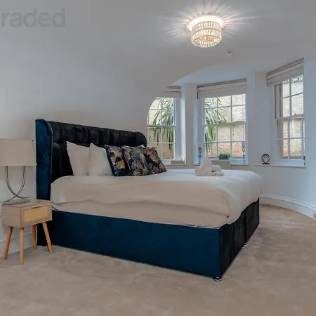 Quiet Garden View Flat With Free Parking * Bristol