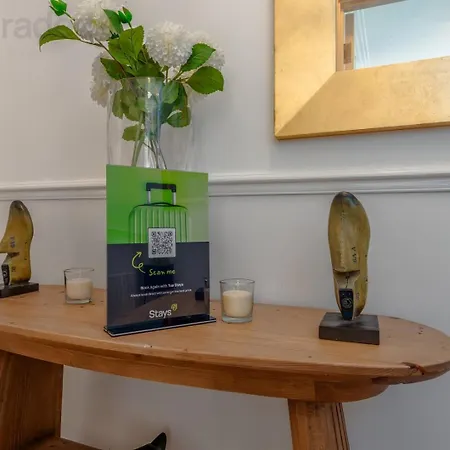 Quiet Garden View Flat With Free Parking Lejlighed *